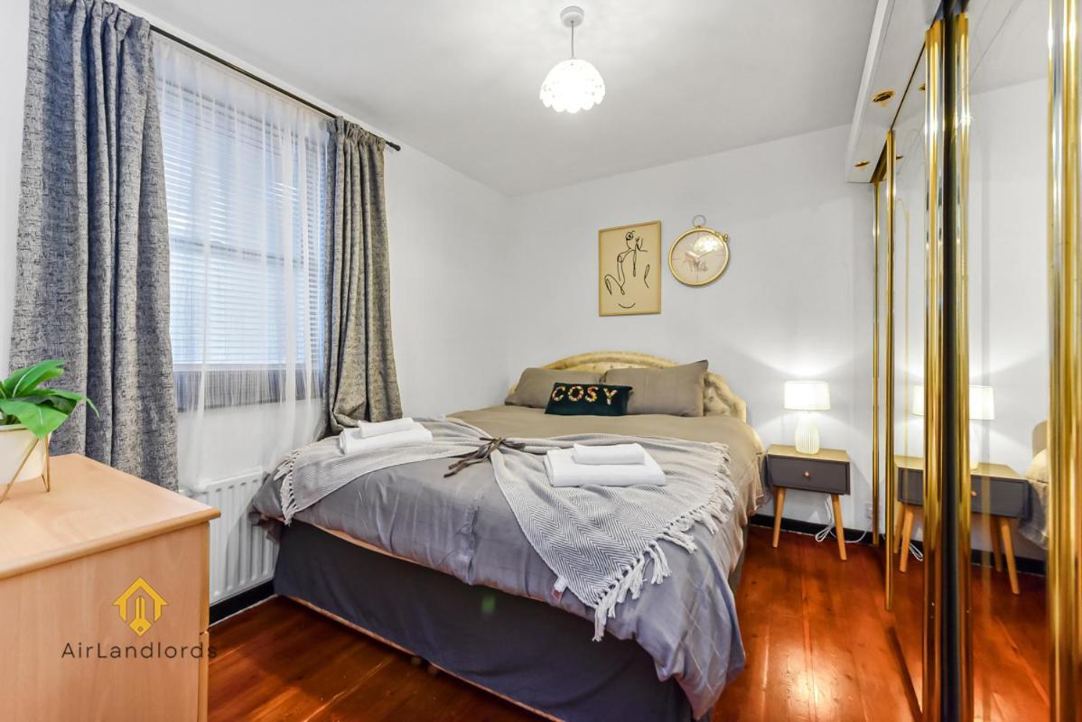 Exceptional 2-bedroom Flat In Leicester Square!